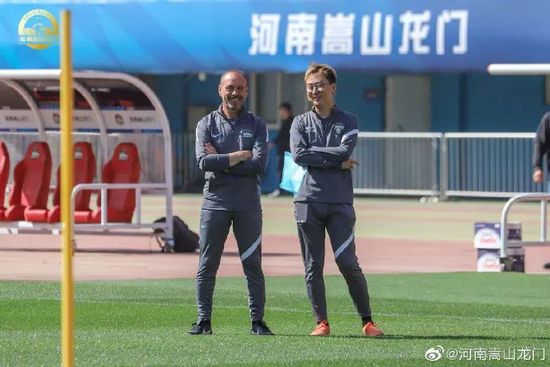 TA：切尔西冬窗无法召回卢卡库，球员租借合同中无相应条款据The Athletic消息，切尔西在将卢卡库外租至罗马的合同中，没有设置召回球员的条款。